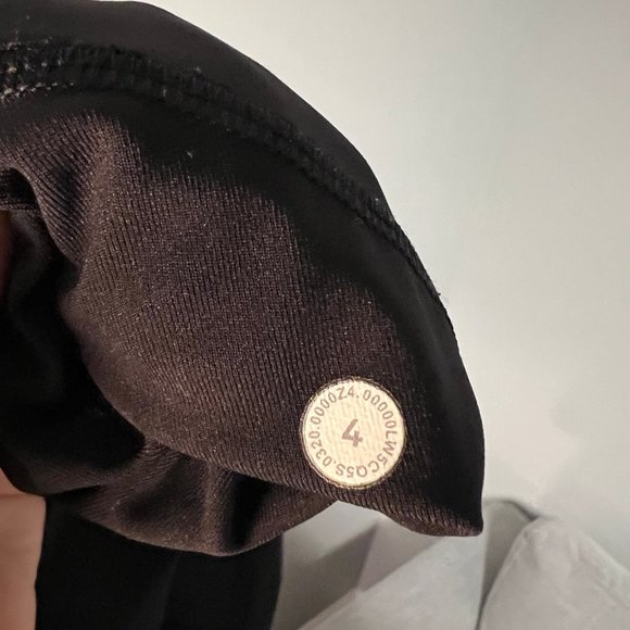 Lululemon Swift Speed HR Tight 28" Black Size 4 - Picture 10 of 10